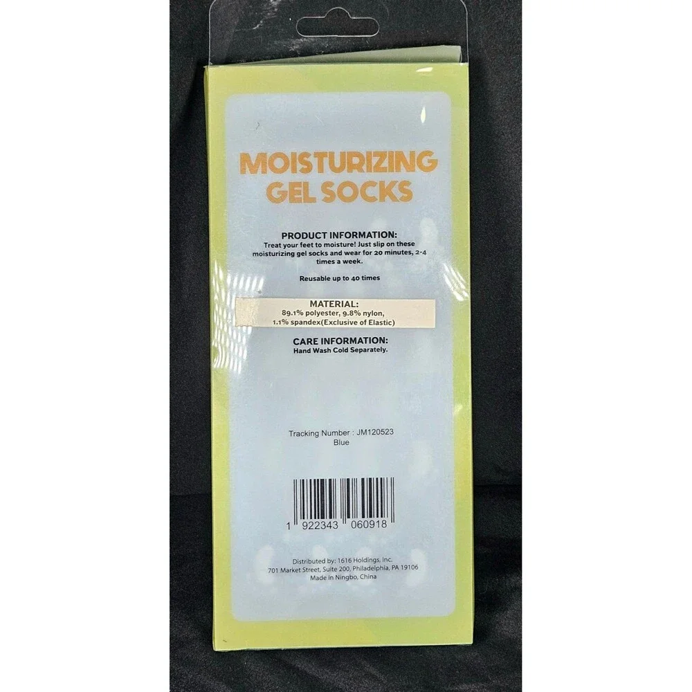 NWT Moisturizing Infused Gel Socks. One size.